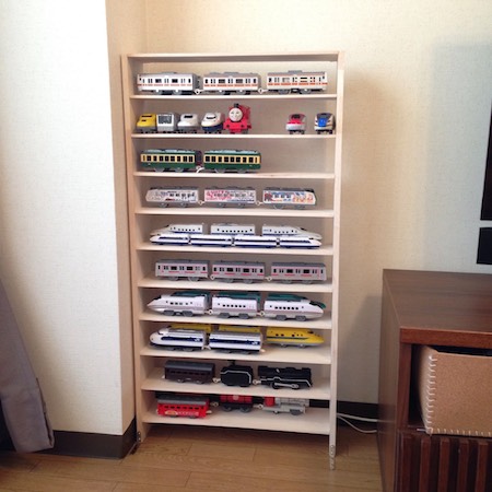 プラレール収納棚をDIY！ カット済み板を使ってお手軽＆低コスト