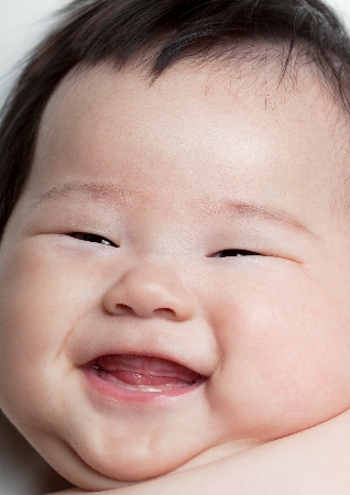 赤ちゃんの笑顔で世界を明るく Smilingbaby の活動に娘４カ月の撮影で協力しました Cheers Mama チアーズ ママ チアママ